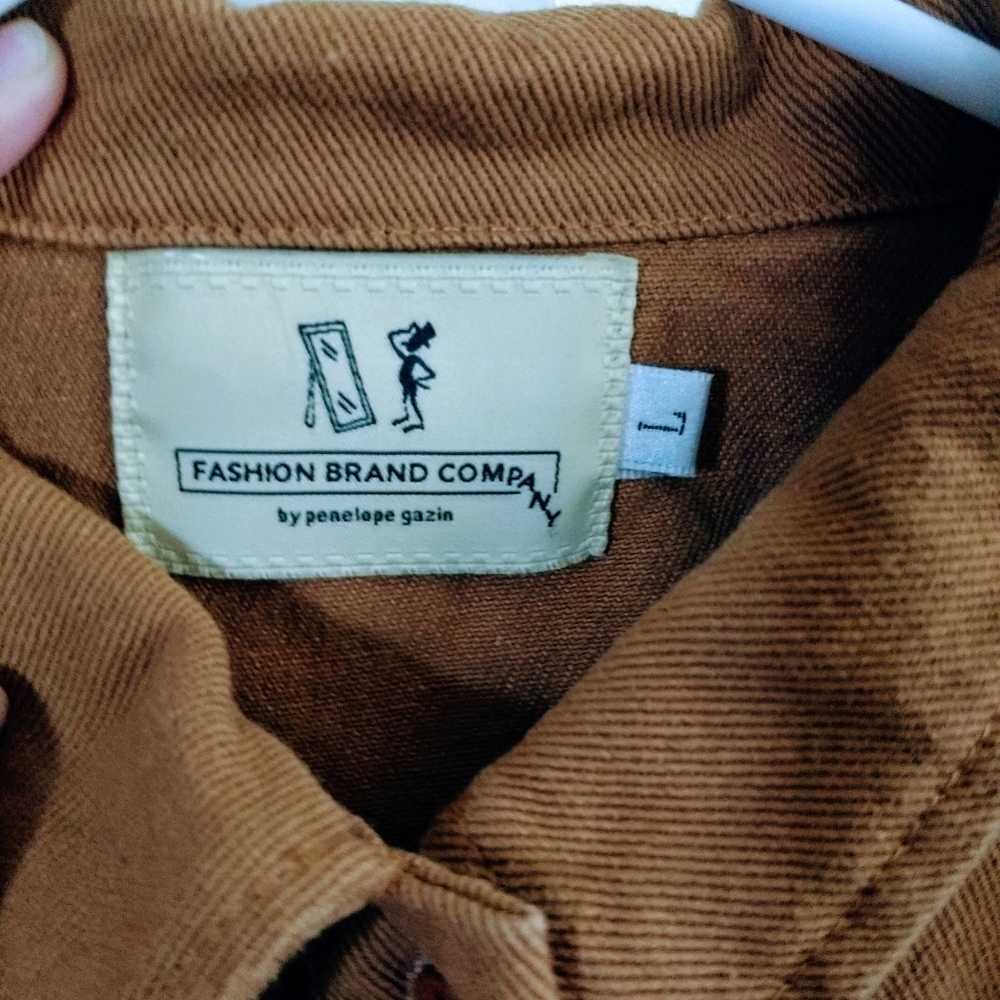 SOLD Fashion brand company 3 collar crop top - Picture 5 of 6